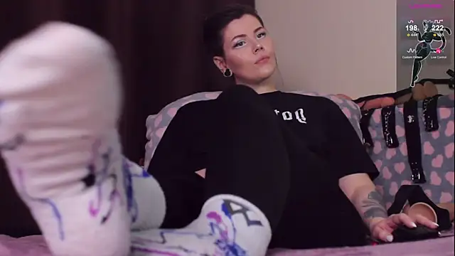 Snapshot of Luna_Blake chatting on January 23, 2025, 7:29 pm Luna Blake online show from January 23, 2025, 7:29 pm