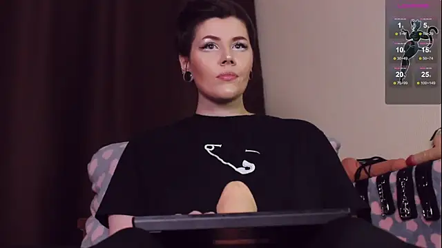 Snapshot of Luna_Blake chatting on February 9, 2025, 4:07 pm Luna Blake online show from February 9, 2025, 4:07 pm