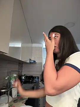 Gaby zahir  online show from December 21, 2025, 1:18 pm