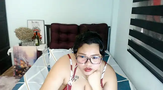 Snapshot of Asianwow22 chatting on December 6, 2024, 8:15 am Asianwow22 online show from December 6, 2024, 8:15 am