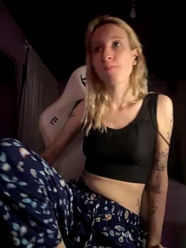 bunnydark00 online show from December 20, 2025, 12:40 am