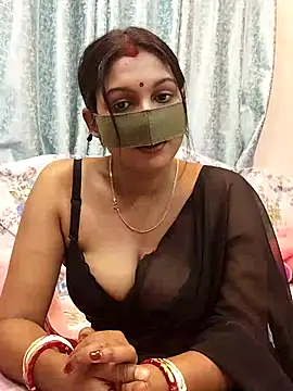 Snapshot of Queen_Dolly chatting on March 18, 2025, 6:04 pm Queen Dolly online show from March 18, 2025, 6:04 pm