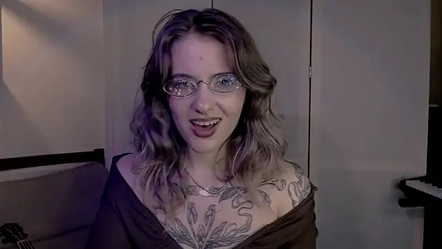 Snapshot of risha_laas chatting on December 5, 2024, 7:17 pm risha laas online show from December 5, 2024, 7:17 pm