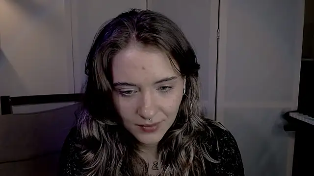 Snapshot of risha_laas chatting on December 6, 2024, 7:34 pm risha laas online show from December 6, 2024, 7:34 pm