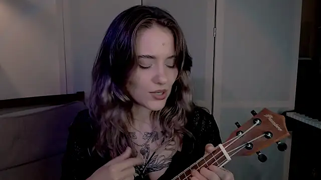 Snapshot of risha_laas chatting on December 6, 2024, 10:41 pm risha laas online show from December 6, 2024, 10:41 pm