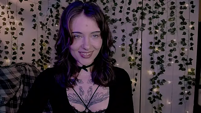 Snapshot of risha_laas chatting on September 25, 2025, 8:12 pm risha laas online show from September 25, 2025, 8:12 pm