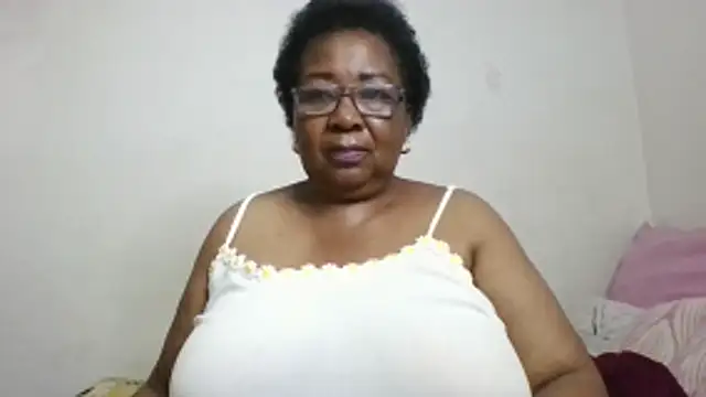 Snapshot of KinkyRicoSaisyours chatting on April 9, 2026, 6:46 pm KinkyRicoSaisyours online show from April 9, 2026, 6:46 pm