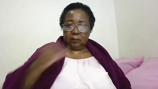 Snapshot of KinkyRicoSaisyours chatting on April 17, 2026, 7:06 pm KinkyRicoSaisyours online show from April 17, 2026, 7:06 pm