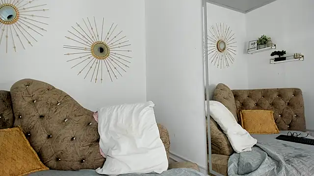 Naughty  Mom online show from March 2, 2025, 6:19 pm