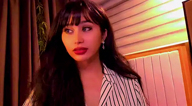 YOURCRISTINAS online show from January 20, 2025, 4:23 pm