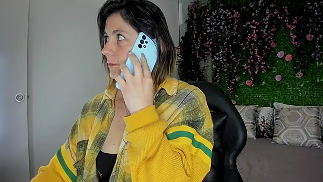 SarahDeyvis online show from February 26, 2026, 1:10 pm