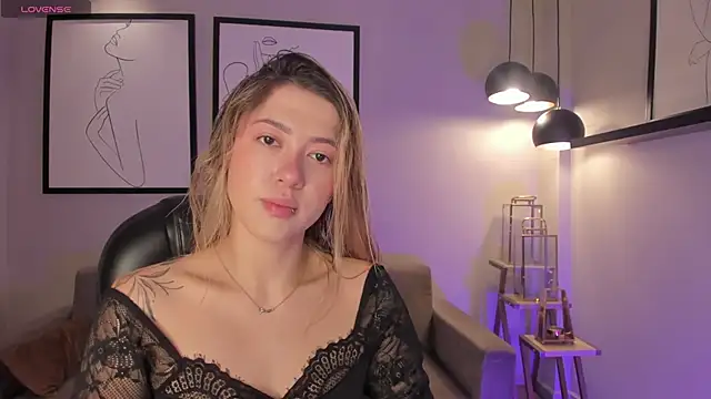 EveBensonX online show from February 19, 2026, 12:23 pm