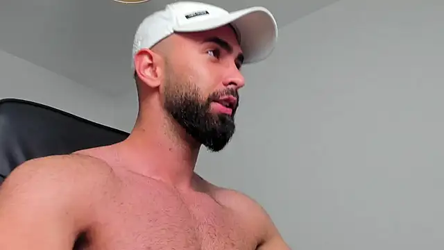 Snapshot of MichaelMasterss chatting on December 23, 2024, 2:45 am MichaelMasterss online show from December 23, 2024, 2:45 am