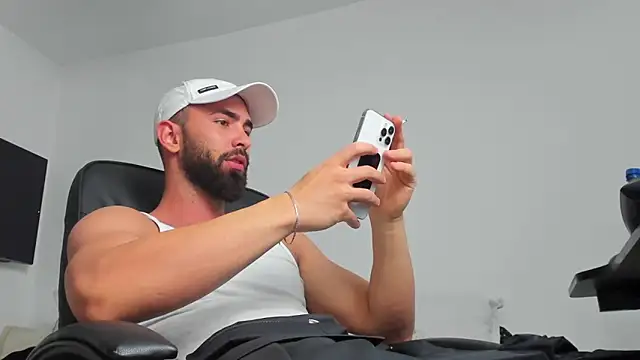 Snapshot of MichaelMasterss chatting on December 30, 2024, 8:47 pm MichaelMasterss online show from December 30, 2024, 8:47 pm