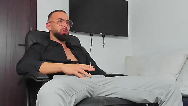 Snapshot of MichaelMasterss chatting on January 8, 2025, 9:55 pm MichaelMasterss online show from January 8, 2025, 9:55 pm