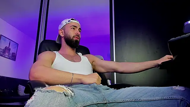 Snapshot of MichaelMasterss chatting on February 26, 2025, 6:47 am MichaelMasterss online show from February 26, 2025, 6:47 am