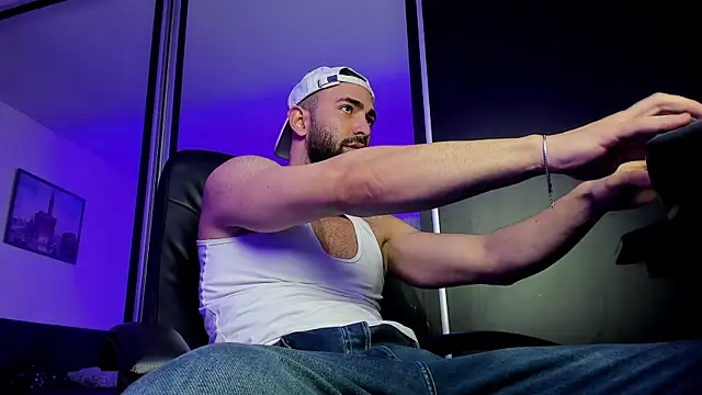 Snapshot of MichaelMasterss chatting on February 28, 2025, 2:20 pm MichaelMasterss online show from February 28, 2025, 2:20 pm