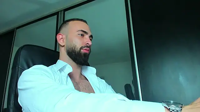 Snapshot of MichaelMasterss chatting on March 5, 2025, 1:42 am MichaelMasterss online show from March 5, 2025, 1:42 am