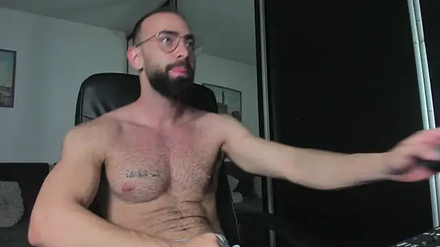 Snapshot of MichaelMasterss chatting on October 24, 2025, 8:11 am MichaelMasterss online show from October 24, 2025, 8:11 am