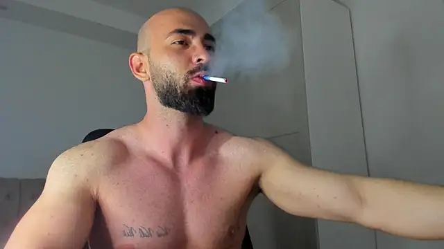 MichaelMasterss online show from April 27, 2026, 9:02 pm