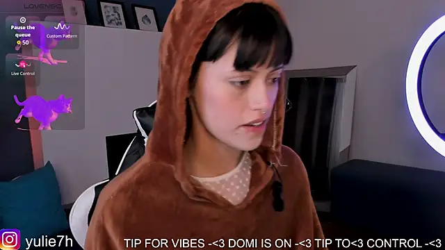  Jessy Moon  online show from December 21, 2025, 6:37 pm