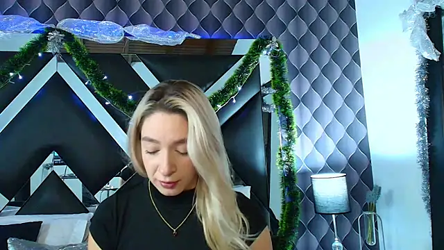 Snapshot of victoriaa_lee_ chatting on December 4, 2024, 7:34 pm victoriaa lee online show from December 4, 2024, 7:34 pm