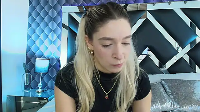 Snapshot of victoriaa_lee_ chatting on January 12, 2025, 6:59 pm victoriaa lee online show from January 12, 2025, 6:59 pm