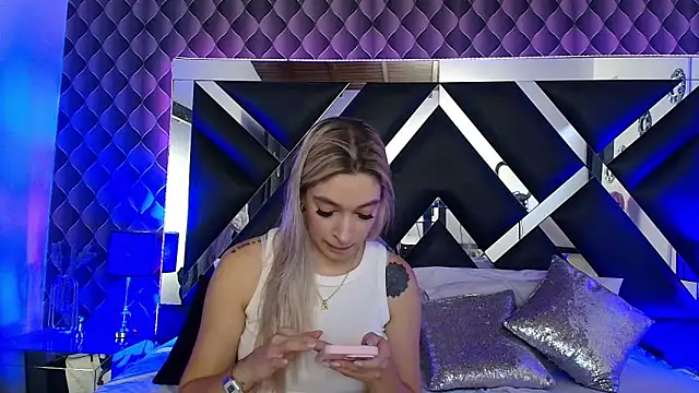 Snapshot of victoriaa_lee_ chatting on November 19, 2025, 7:36 pm victoriaa lee online show from November 19, 2025, 7:36 pm