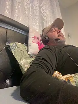 Cristian-Brayan online show from February 10, 2026, 6:12 pm