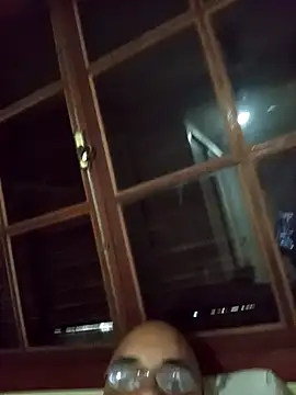 Snapshot of RobertoBuzios22 chatting on November 4, 2025, 1:54 pm RobertoBuzios22 online show from November 4, 2025, 1:54 pm