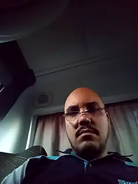 Snapshot of RobertoBuzios22 chatting on November 13, 2025, 9:03 pm RobertoBuzios22 online show from November 13, 2025, 9:03 pm