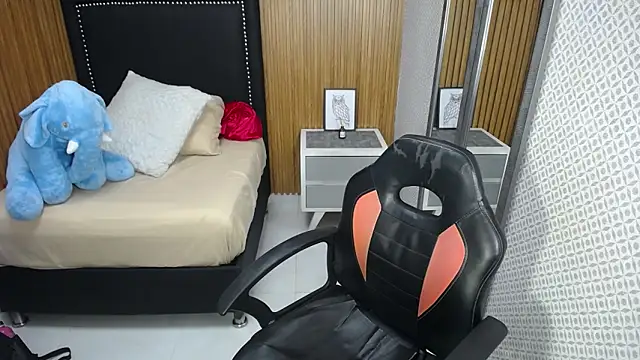 Snapshot of LILAFAVE chatting on October 30, 2025, 11:55 am LILAFAVE online show from October 30, 2025, 11:55 am