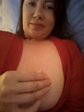 Snapshot of ROXOLANAA_SEXY chatting on November 2, 2025, 6:05 am ROXOLANAA SEXY online show from November 2, 2025, 6:05 am