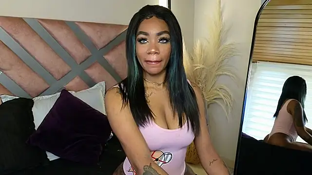 Snapshot of emely_brandon chatting on March 11, 2025, 6:52 pm emely brandon online show from March 11, 2025, 6:52 pm