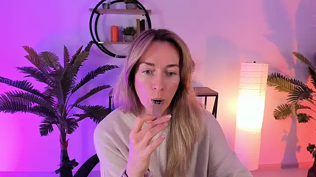 RebeccaMartinez online show from February 9, 2025, 8:22 am