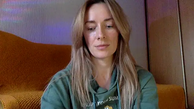 RebeccaMartinez online show from March 18, 2025, 2:04 pm