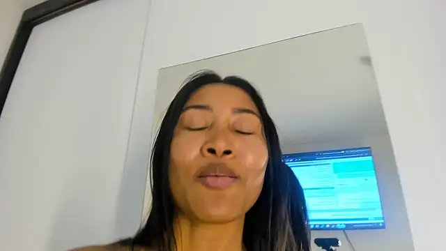 rachel evansxx online show from February 2, 2025, 9:02 pm