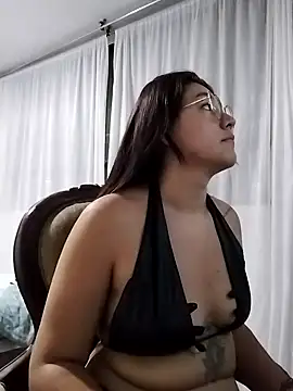 Snapshot of katha_steele_ chatting on December 17, 2024, 10:12 am katha steele online show from December 17, 2024, 10:12 am