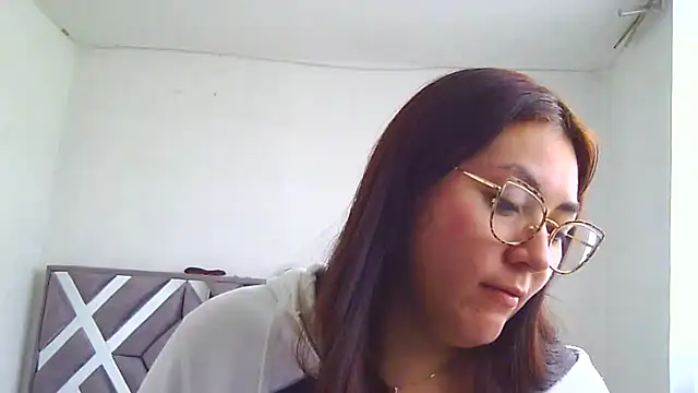 Snapshot of katha_steele_ chatting on January 8, 2025, 5:15 pm katha steele online show from January 8, 2025, 5:15 pm