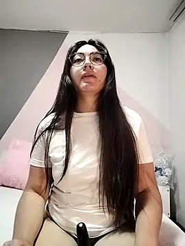 Snapshot of katha_steele_ chatting on February 19, 2025, 9:28 am katha steele online show from February 19, 2025, 9:28 am