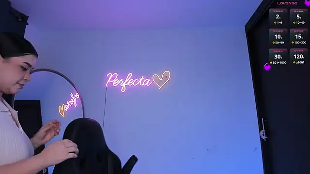 Snapshot of daniela_hornny chatting on September 16, 2025, 4:02 am daniela hornny online show from September 16, 2025, 4:02 am