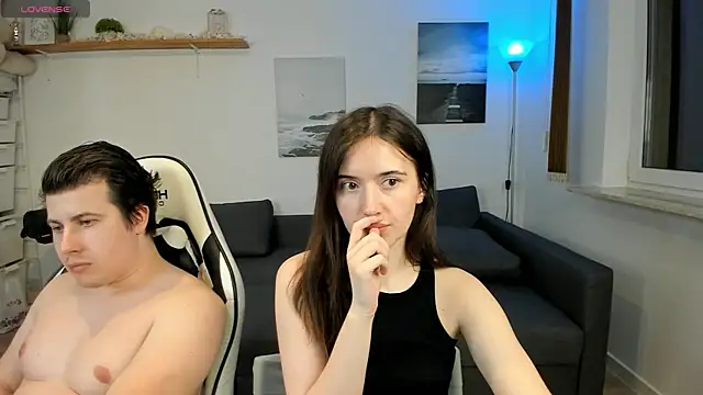 Snapshot of PollyFlame chatting on February 3, 2025, 10:21 pm PollyFlame online show from February 3, 2025, 10:21 pm