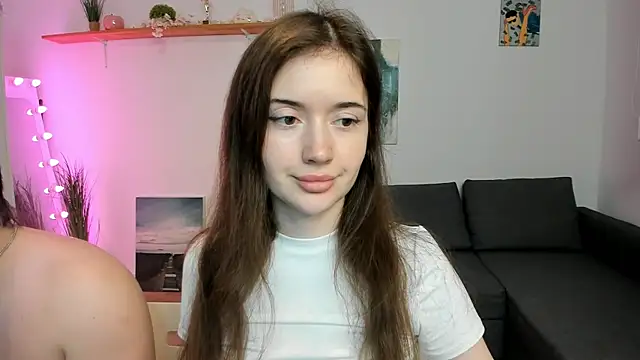 Snapshot of PollyFlame chatting on October 19, 2025, 12:00 am PollyFlame online show from October 19, 2025, 12:00 am