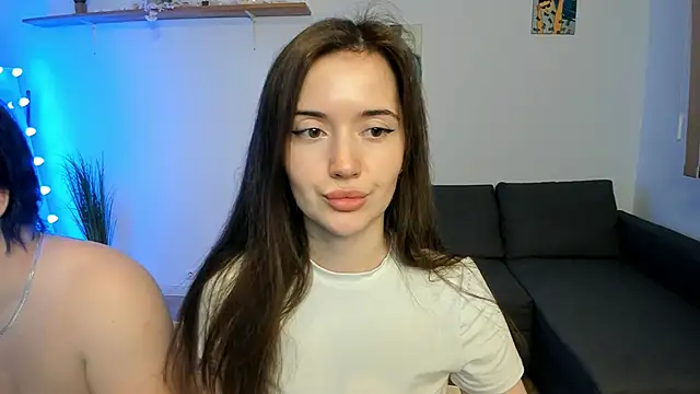 Snapshot of PollyFlame chatting on November 18, 2025, 8:02 pm PollyFlame online show from November 18, 2025, 8:02 pm