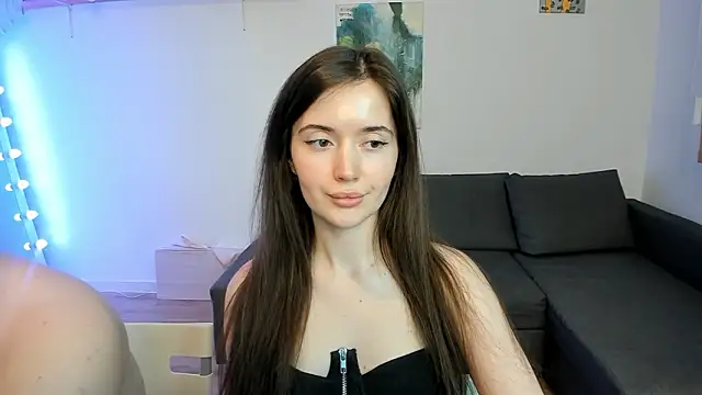 PollyFlame online show from March 2, 2026, 9:32 pm