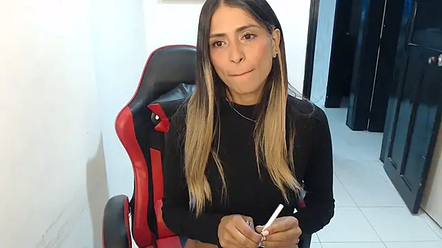 Snapshot of Liamiler01_ chatting on November 27, 2025, 2:24 am Liamiler01 online show from November 27, 2025, 2:24 am