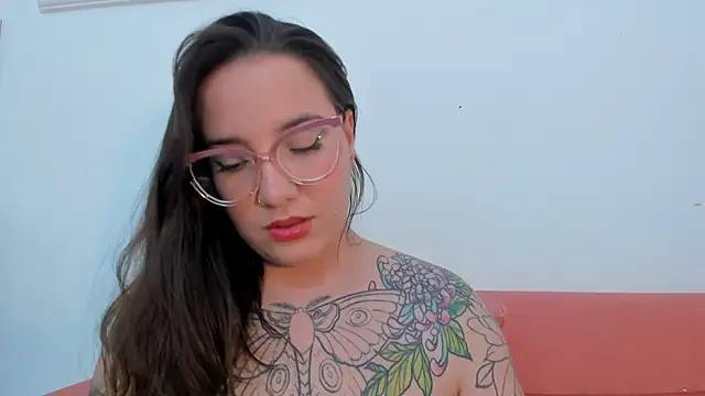 DEVA BLUE  online show from November 14, 2025, 3:38 am