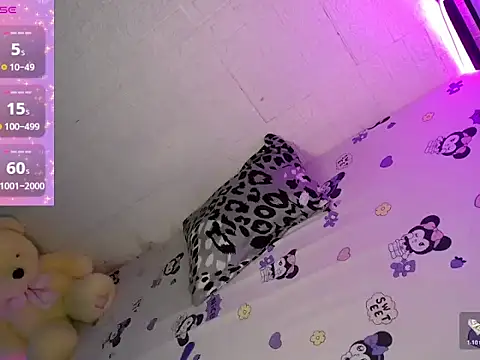 katie white online show from October 19, 2025, 8:26 am