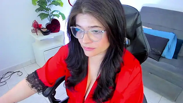 BellaFlaming online show from February 19, 2025, 12:33 pm