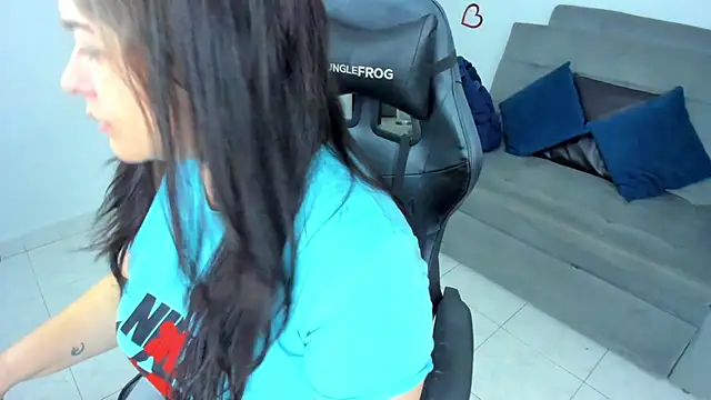 BellaFlaming online show from March 7, 2025, 9:40 am